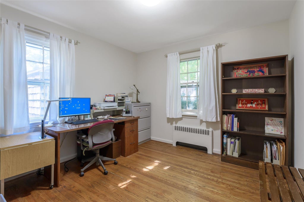 11 of 17 - 7 Jackson Avenue, Port Washington, NY