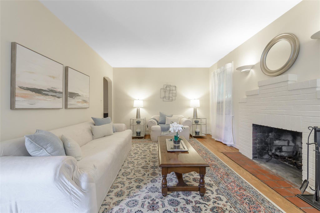 14 of 17 - 7 Jackson Avenue, Port Washington, NY