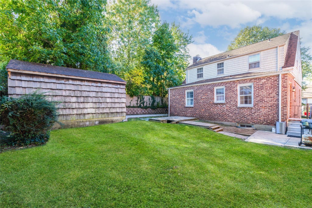 16 of 17 - 7 Jackson Avenue, Port Washington, NY