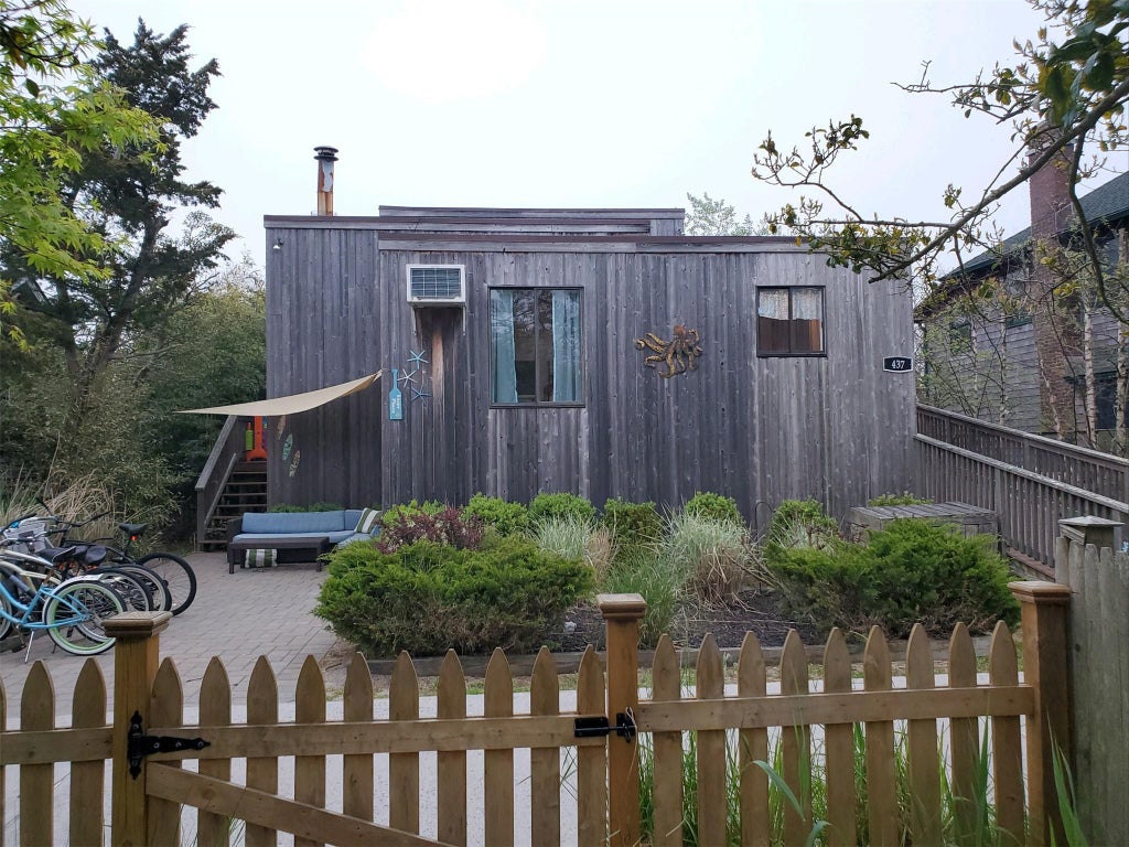 437 Dehnhoff Walk, Ocean Beach