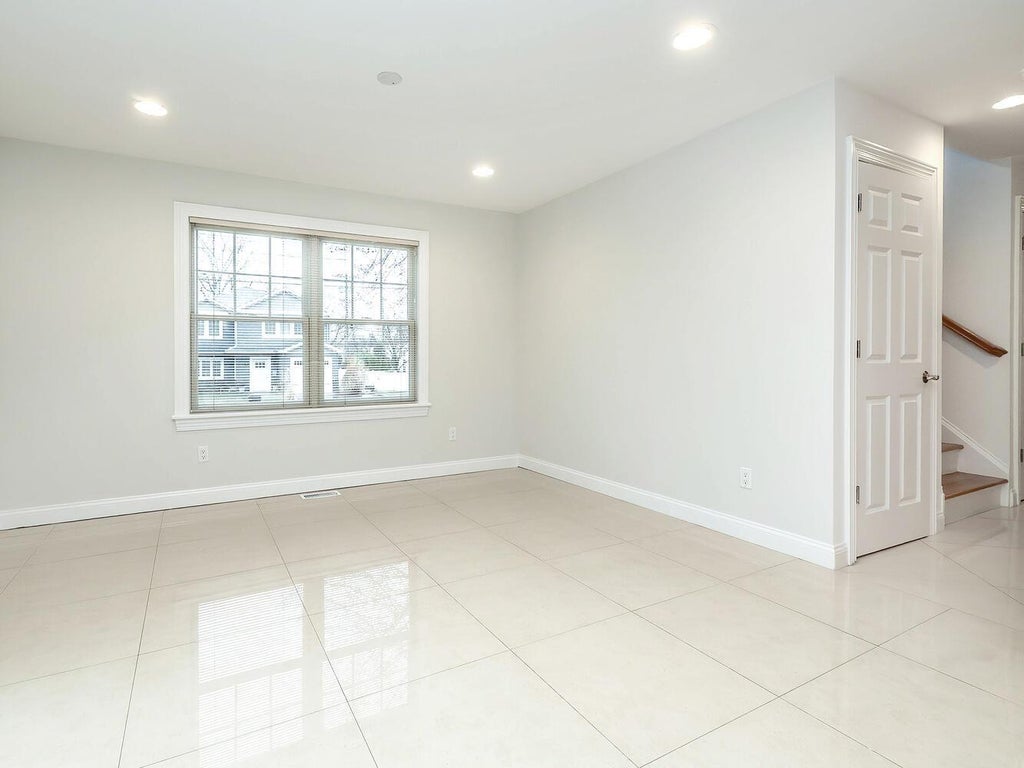 10 of 37 - 25b Corchaug Avenue, Port Washington, NY