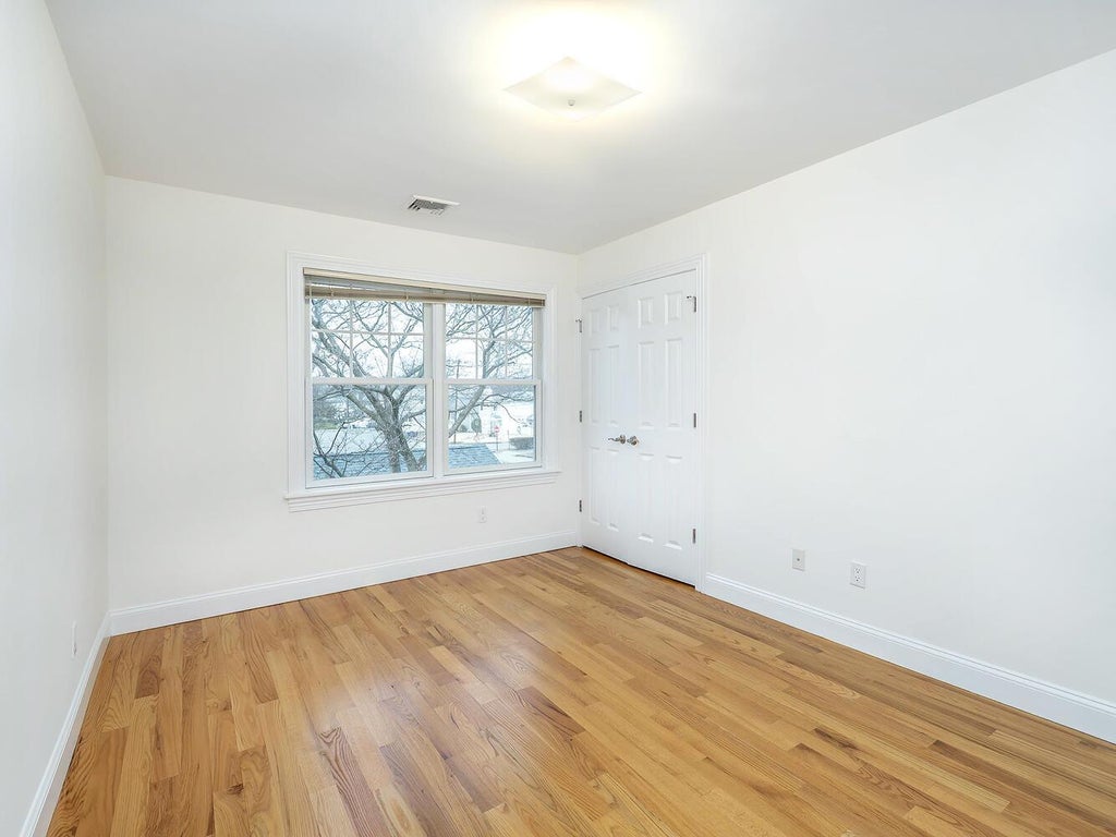 24 of 37 - 25b Corchaug Avenue, Port Washington, NY