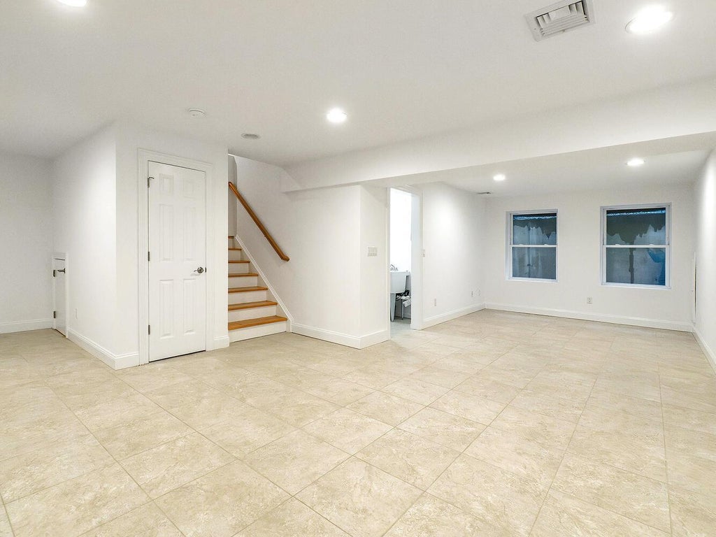 27 of 37 - 25b Corchaug Avenue, Port Washington, NY