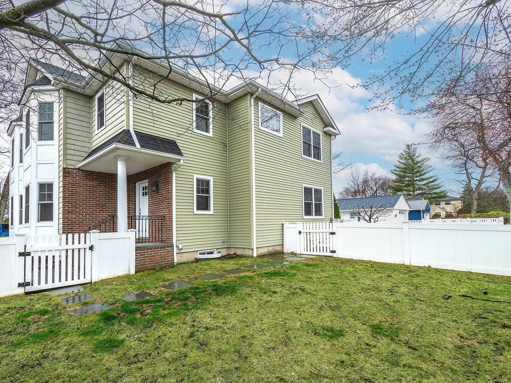 30 of 37 - 25b Corchaug Avenue, Port Washington, NY