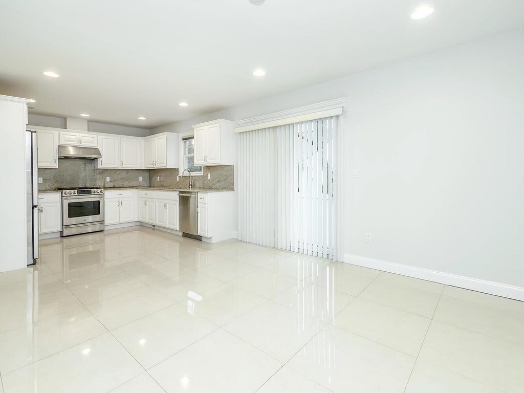 8 of 37 - 25b Corchaug Avenue, Port Washington, NY