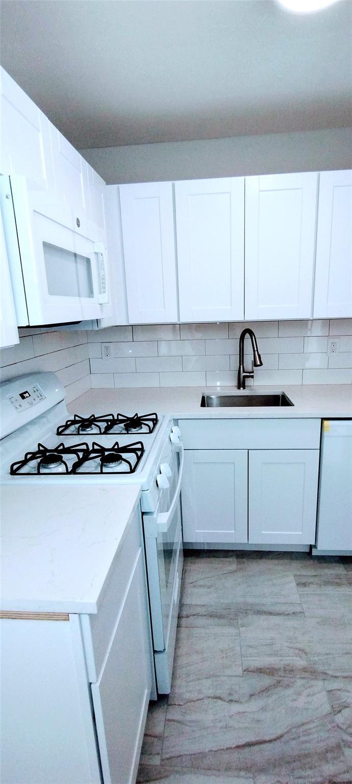 5 of 23 - 15 El Camino Court, Coram, NY