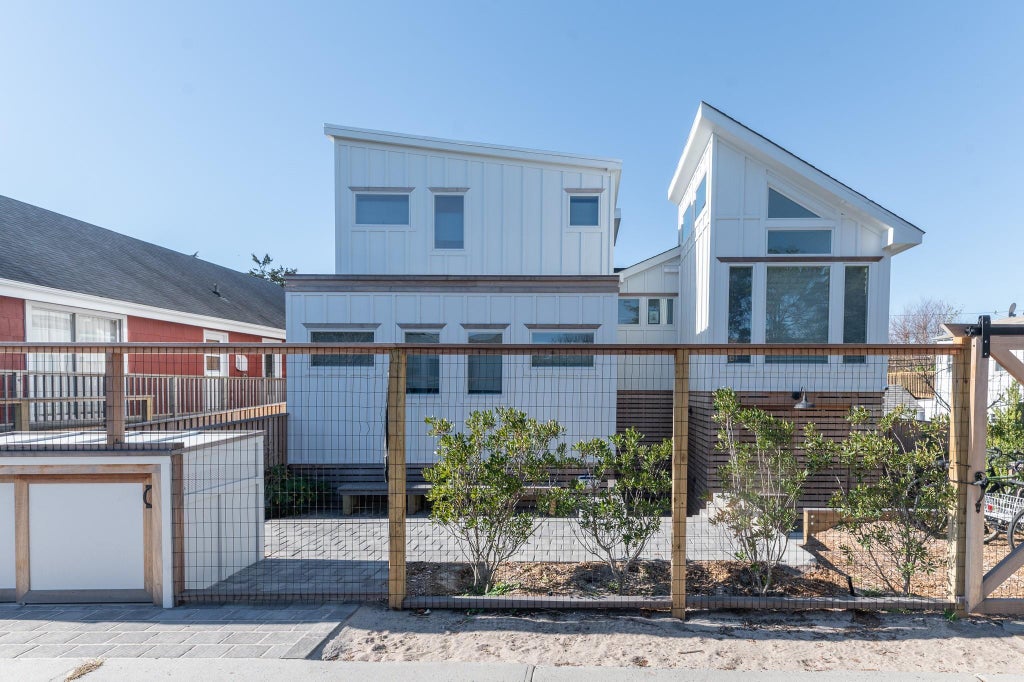 64 Bungalow Walk, Ocean Beach