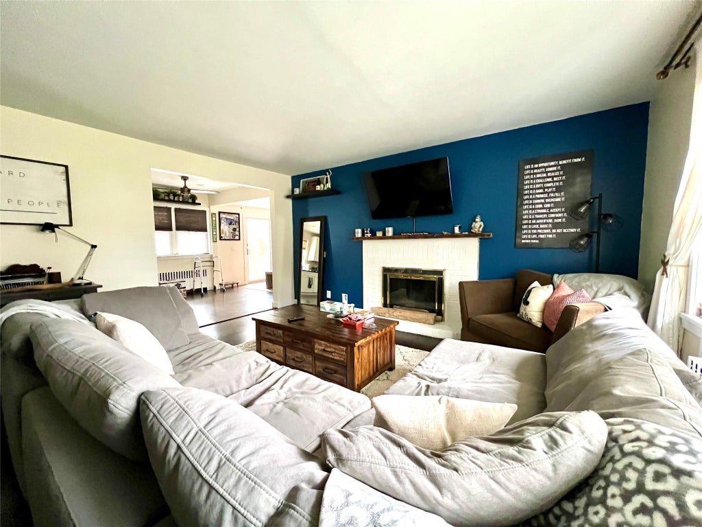 3 of 18 - 45 Marden Avenue, Sea Cliff, NY