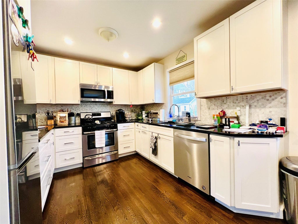 4 of 18 - 45 Marden Avenue, Sea Cliff, NY