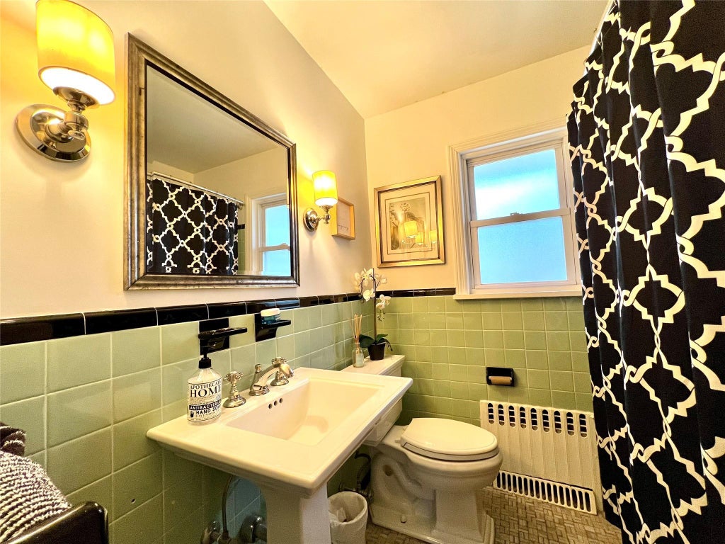 7 of 18 - 45 Marden Avenue, Sea Cliff, NY