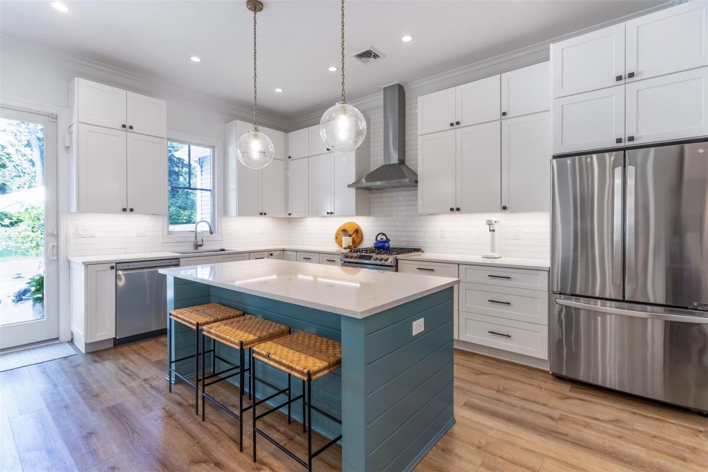 8 of 28 - 9325 Main Bayview Road, Southold, NY