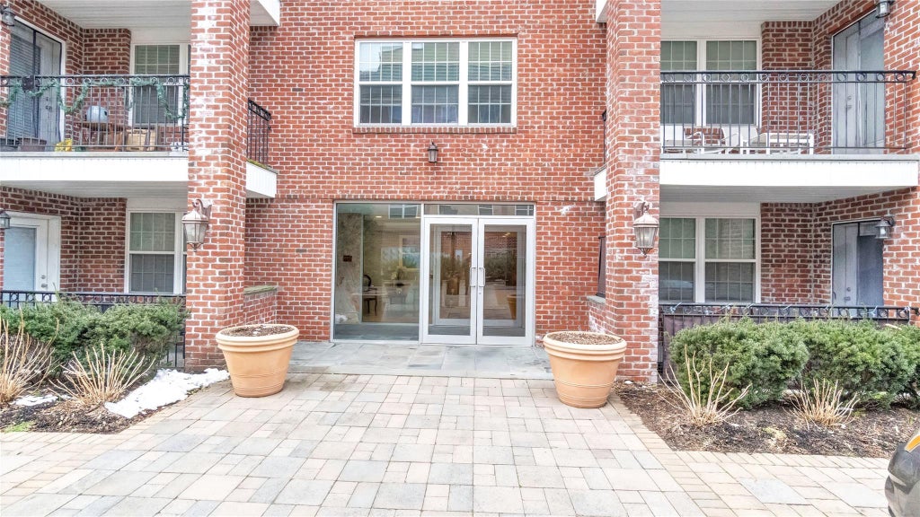 1 of 19 - 200 Carney St. # 205, Glen Cove, NY