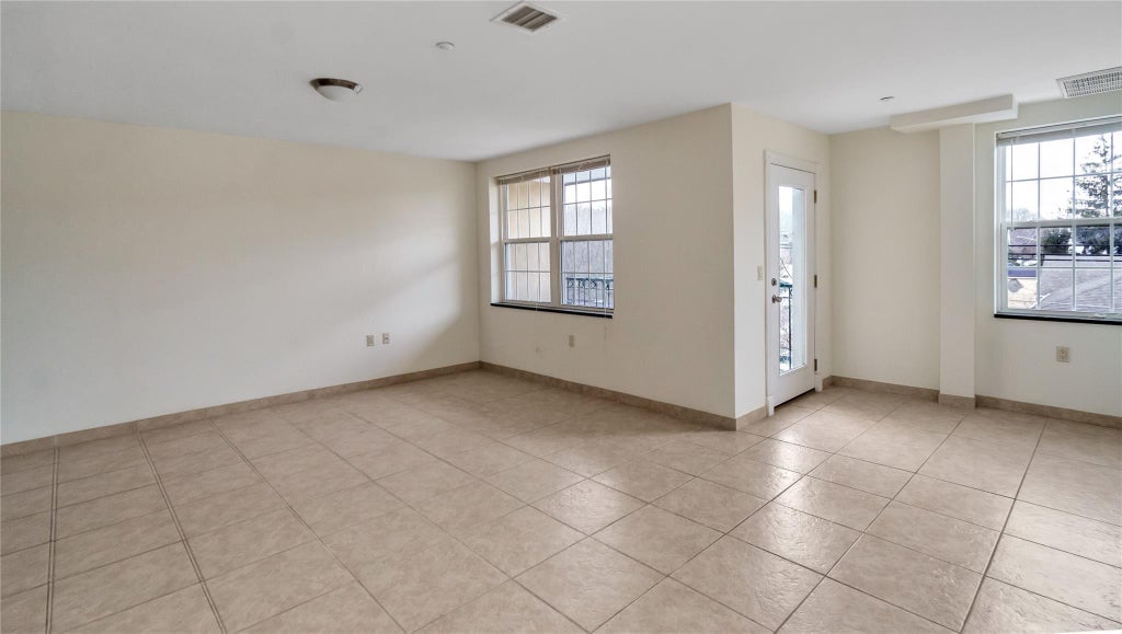 9 of 19 - 200 Carney St. # 205, Glen Cove, NY