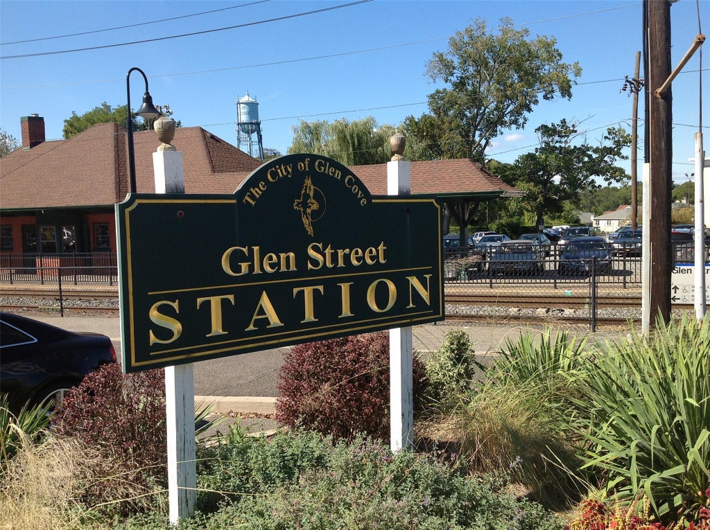 16 of 19 - 200 Carney St. # 205, Glen Cove, NY