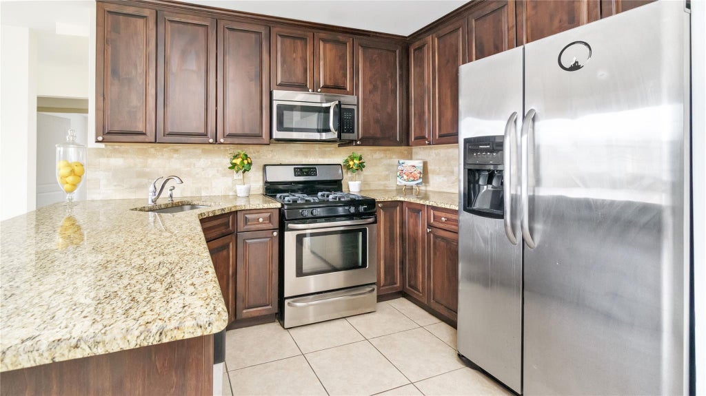 7 of 19 - 200 Carney St. # 205, Glen Cove, NY