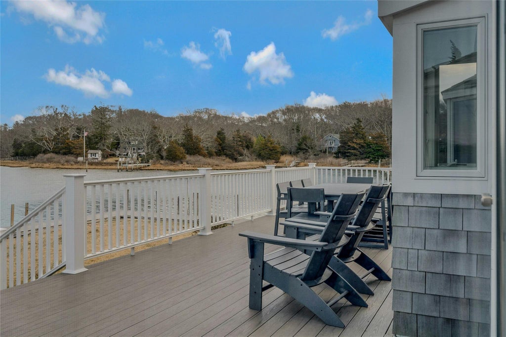 12 of 27 - 370 Fishermans Beach Road, Cutchogue, NY