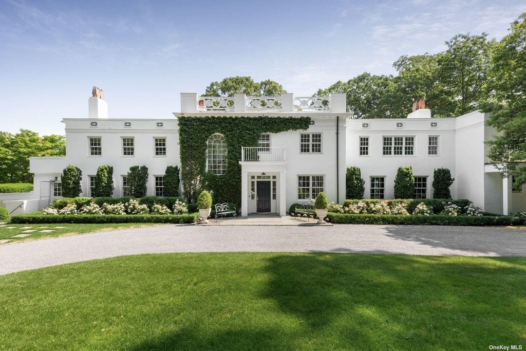 1 of 32 - 211 Sunset Road, Laurel Hollow, NY