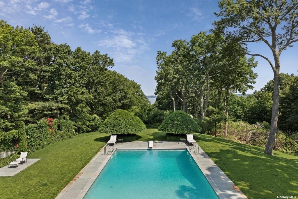 12 of 32 - 211 Sunset Road, Laurel Hollow, NY