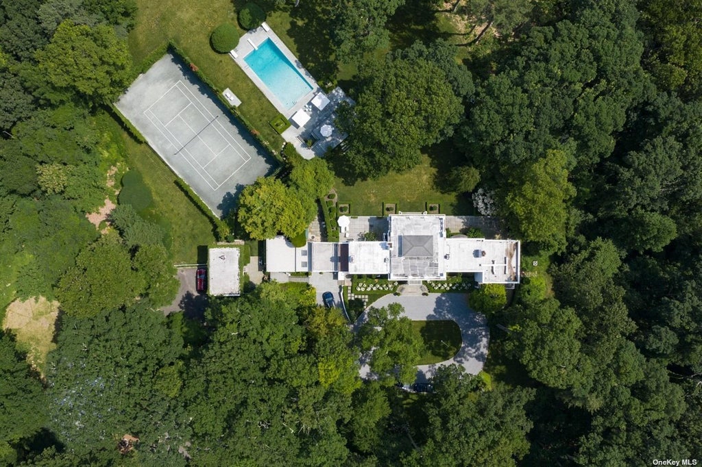 16 of 32 - 211 Sunset Road, Laurel Hollow, NY