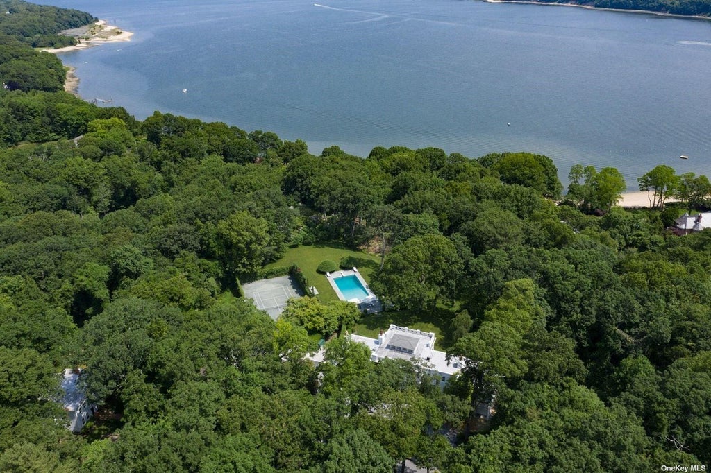 20 of 32 - 211 Sunset Road, Laurel Hollow, NY