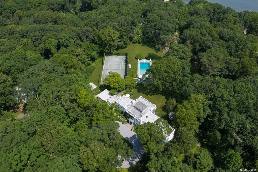 22 of 32 - 211 Sunset Road, Laurel Hollow, NY