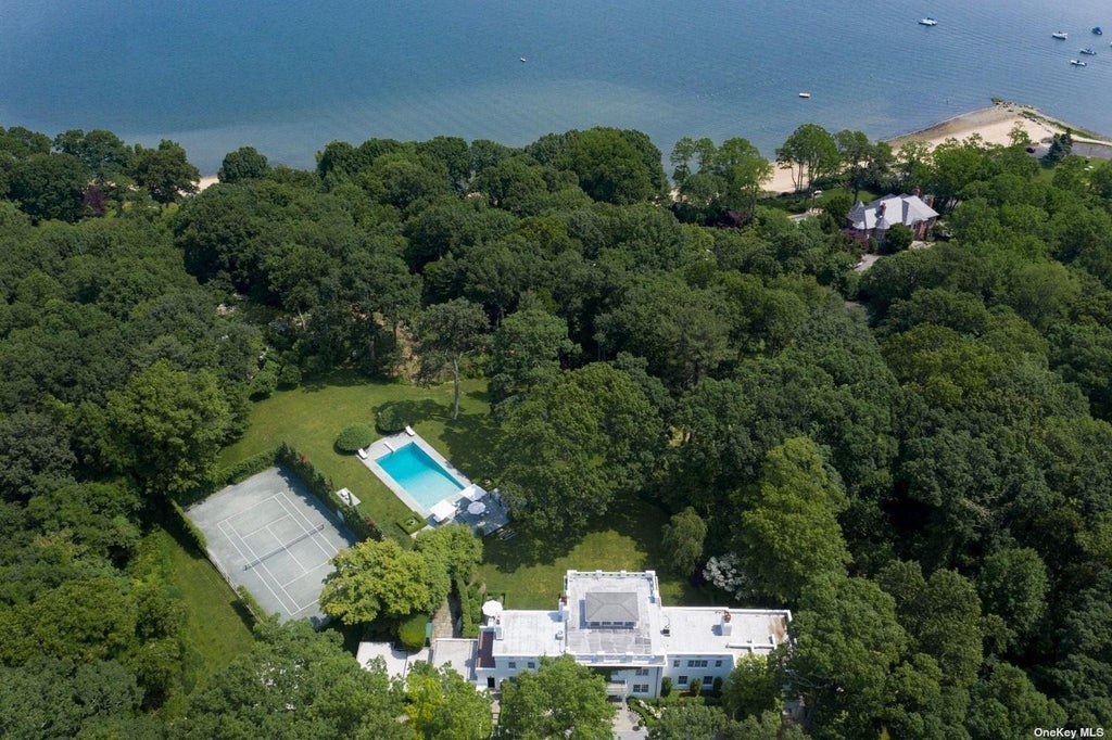 23 of 32 - 211 Sunset Road, Laurel Hollow, NY