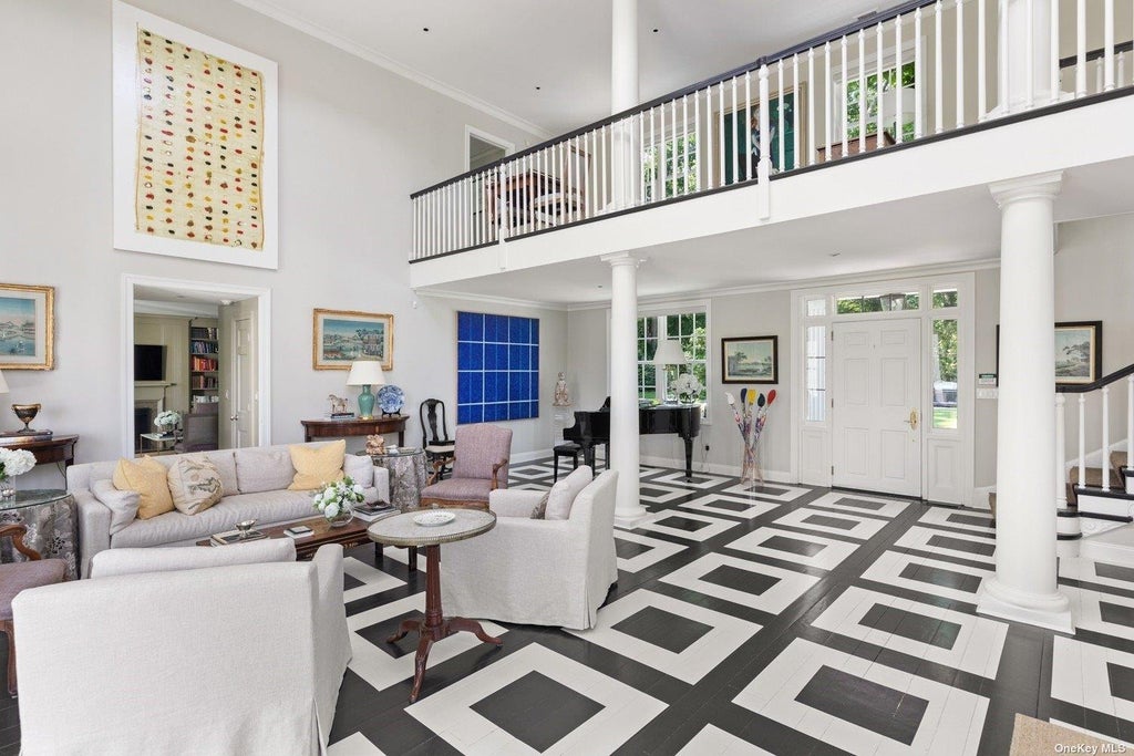 2 of 32 - 211 Sunset Road, Laurel Hollow, NY