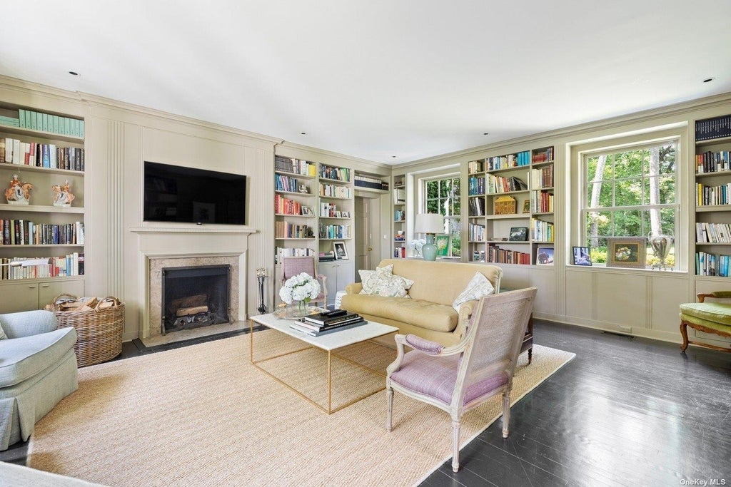 6 of 32 - 211 Sunset Road, Laurel Hollow, NY