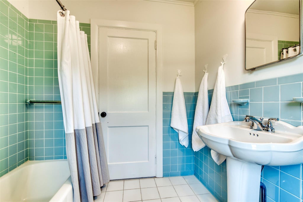 10 of 15 - 730 Bay Avenue, East Marion, NY