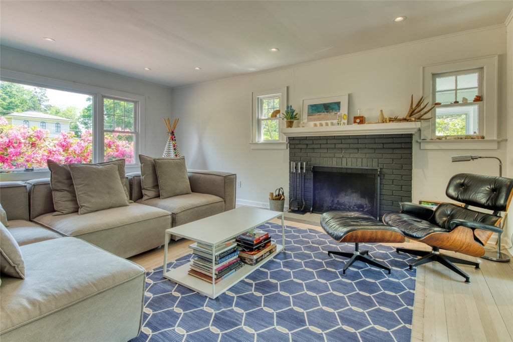 3 of 15 - 730 Bay Avenue, East Marion, NY