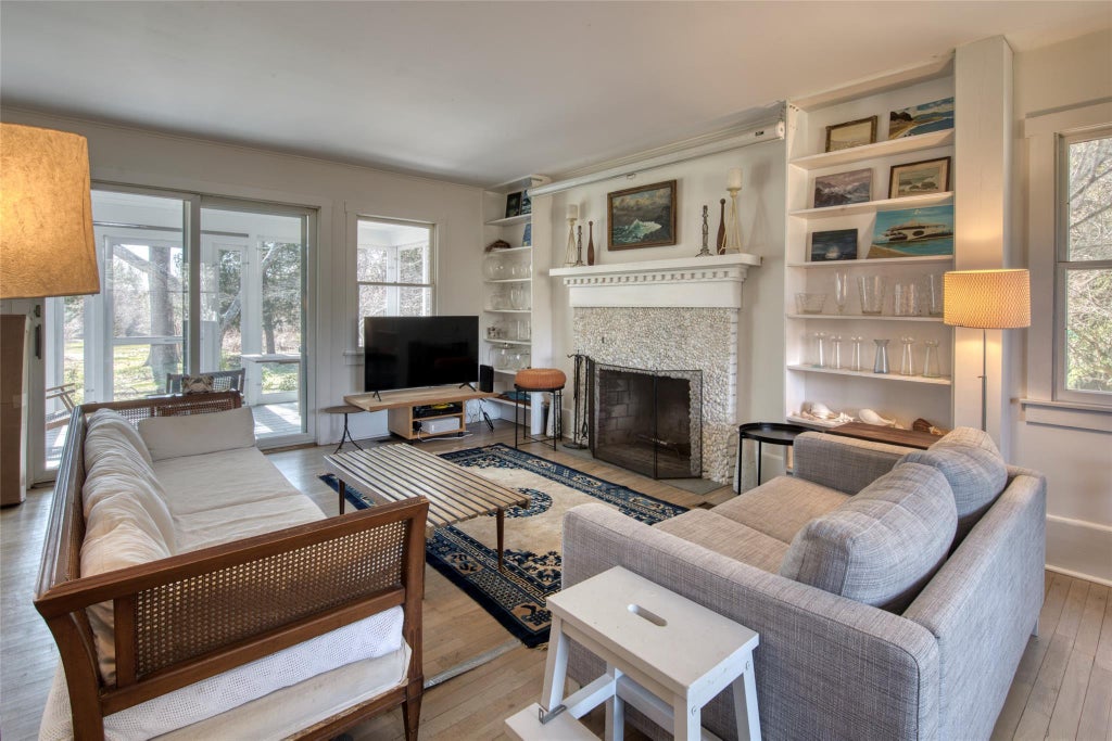 2 of 14 - 695 Edwards Lane, Orient, NY
