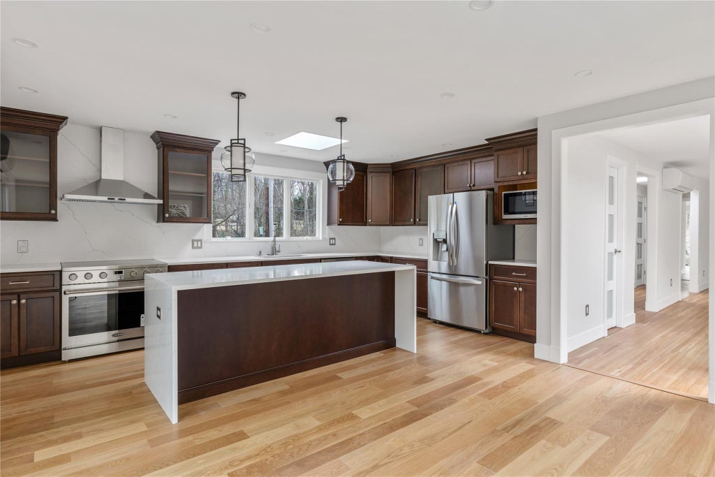 11 of 31 - 25 Wood Road, Sands Point, NY