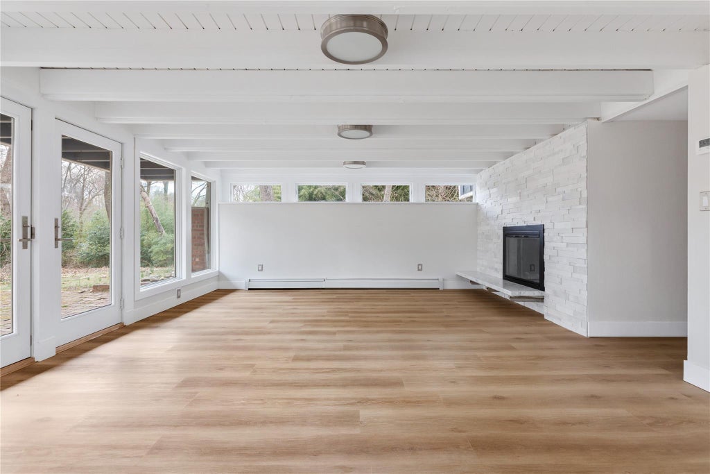 26 of 31 - 25 Wood Road, Sands Point, NY
