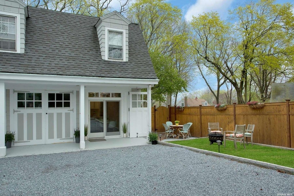 17 of 24 - 14 Crossman Place, Huntington, NY