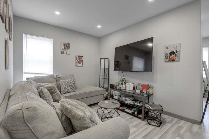 2 of 9 - 212 Jefferson, Mineola, NY