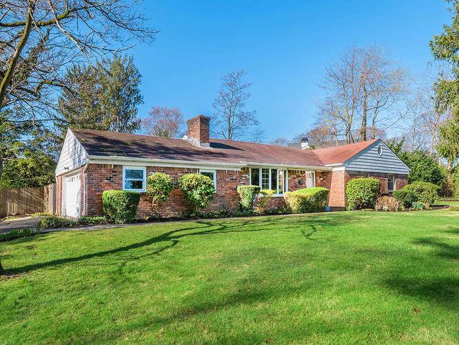 1 of 22 - 17 Beechwood Drive, Glen Head, NY