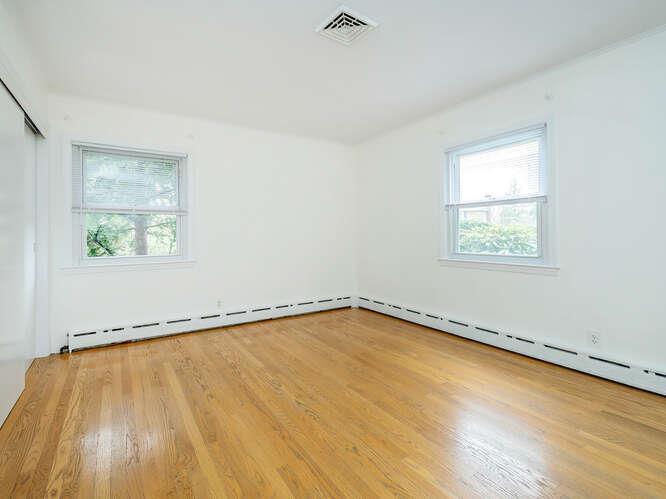 9 of 22 - 17 Beechwood Drive, Glen Head, NY