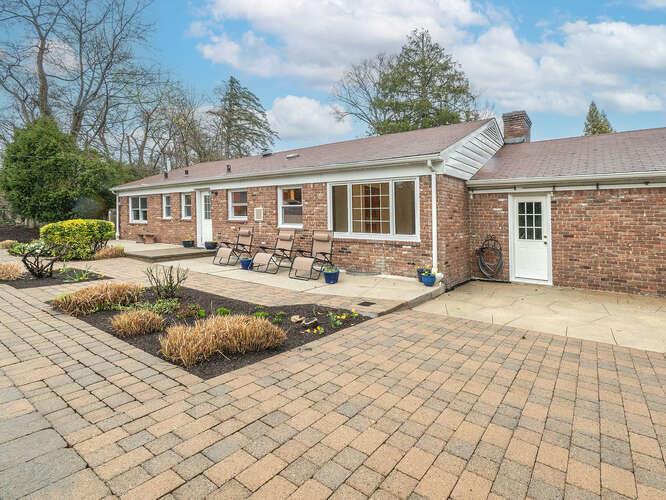 18 of 22 - 17 Beechwood Drive, Glen Head, NY