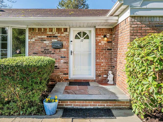 1 of 22 - 17 Beechwood Drive, Glen Head, NY