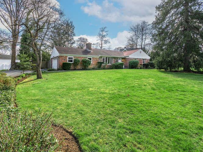 21 of 22 - 17 Beechwood Drive, Glen Head, NY