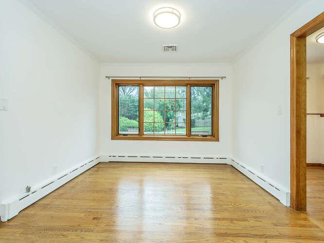 4 of 22 - 17 Beechwood Drive, Glen Head, NY
