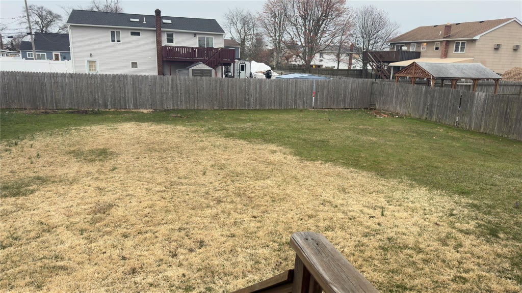 7 of 8 - 87 Palm Street, Lindenhurst, NY