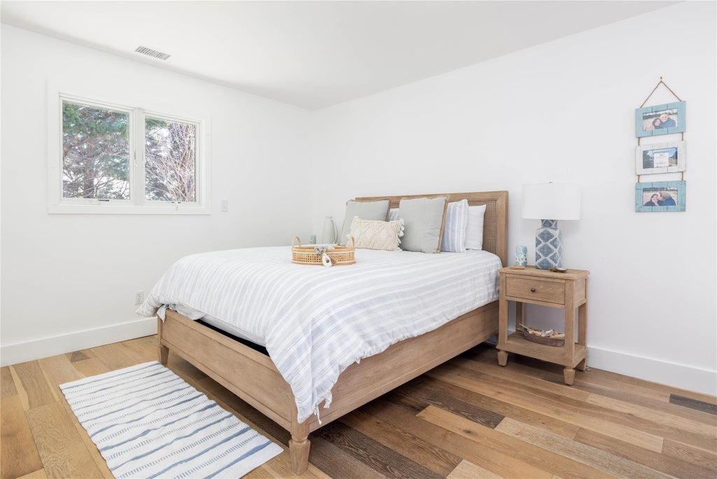 10 of 18 - 10 Cedar Avenue, Southampton, NY
