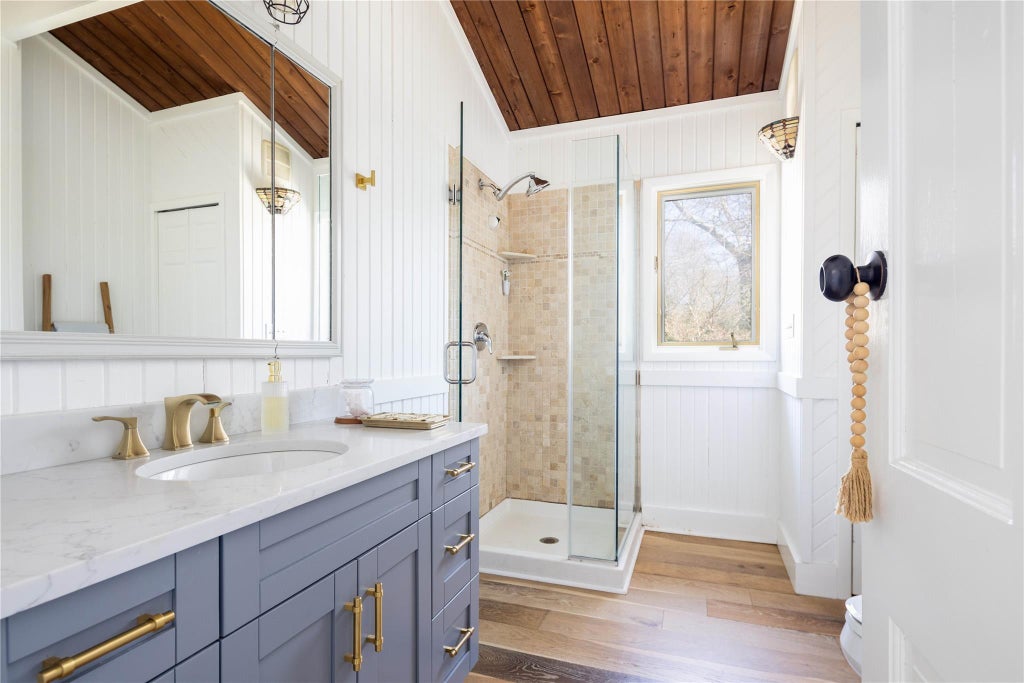 8 of 18 - 10 Cedar Avenue, Southampton, NY