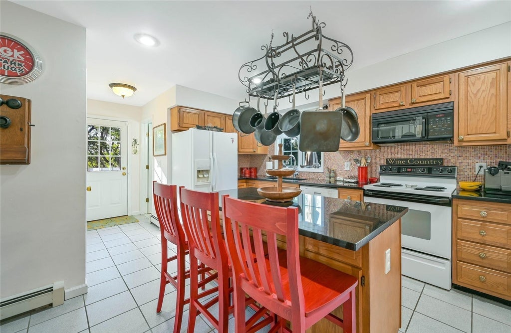 9 of 28 - 215 Kouros Road, New Suffolk, NY