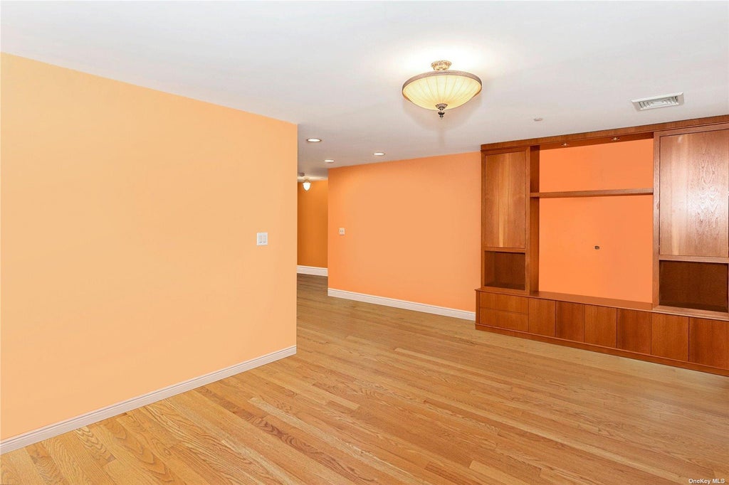 2 of 16 - 1 Portico Court # 306, Great Neck, NY