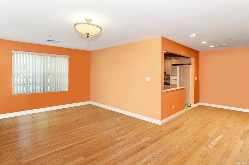 4 of 16 - 1 Portico Court # 306, Great Neck, NY