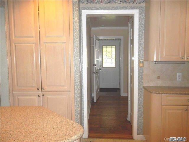 10 of 20 - 19 Mill Lane, Huntington, NY
