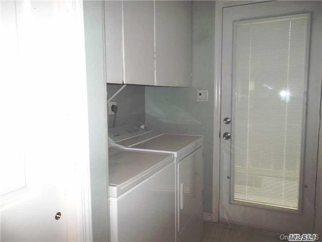14 of 20 - 19 Mill Lane, Huntington, NY