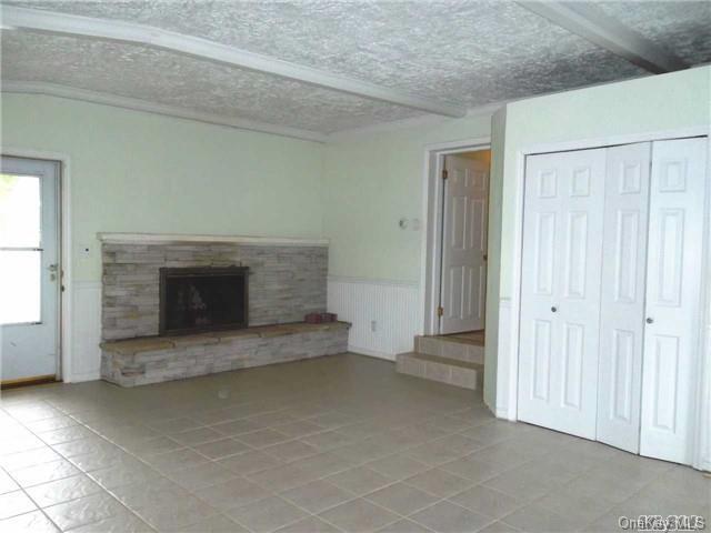 15 of 20 - 19 Mill Lane, Huntington, NY